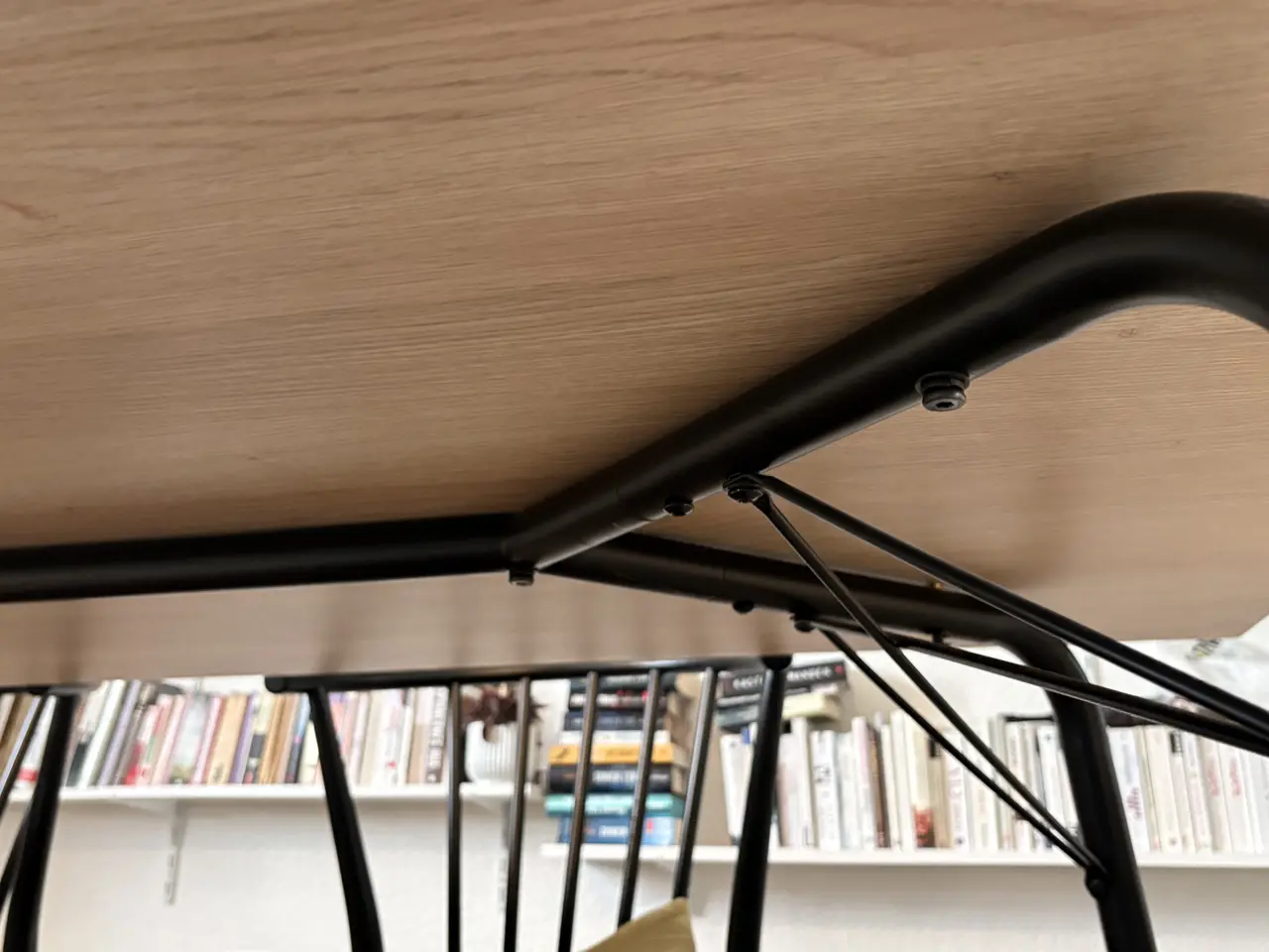 Billede 4 - Spisebord 200x90 cm – plads til 6-8 personer