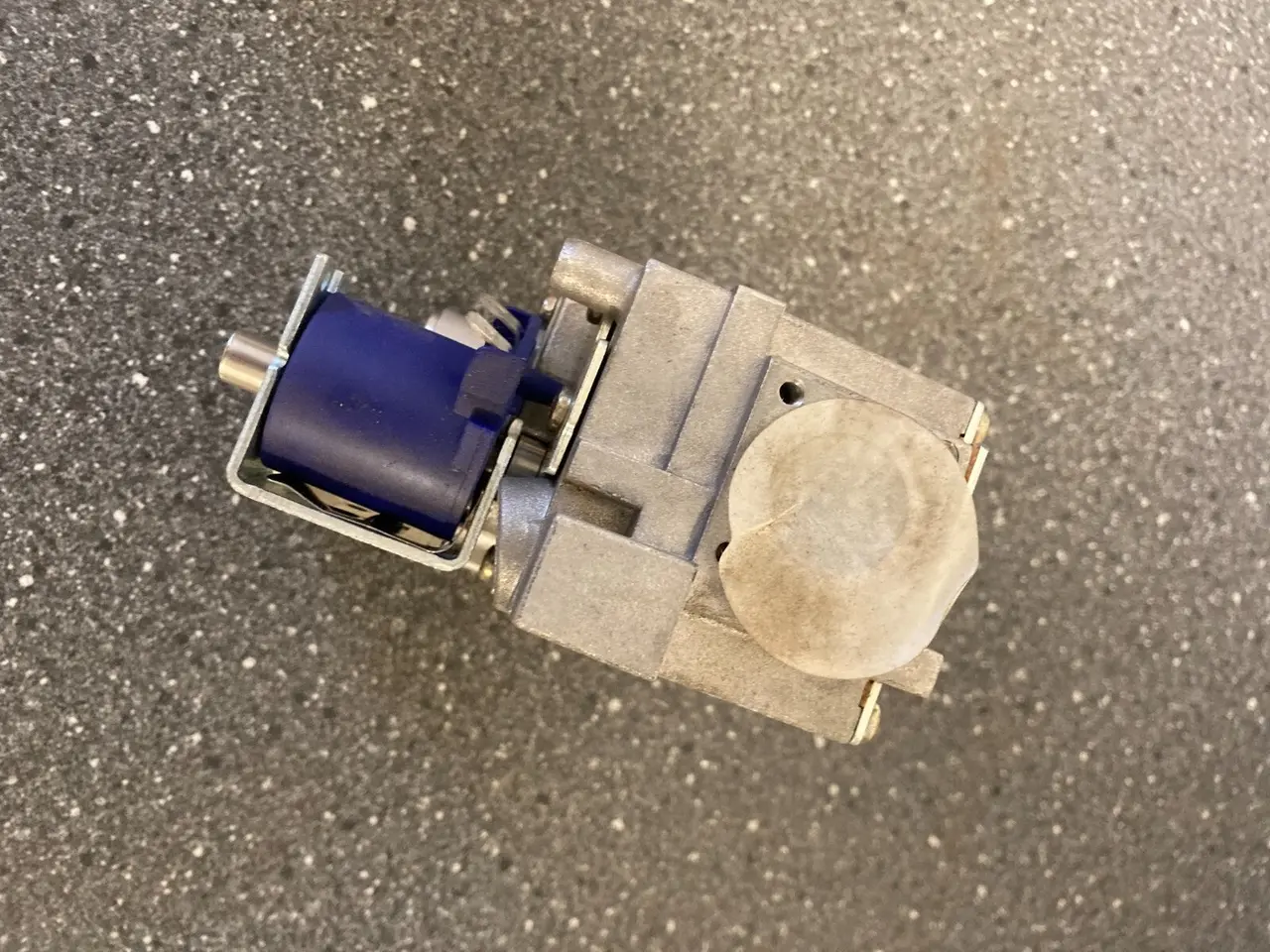 Billede 6 - Honeywell Gas ventil VR8700A 4004 1 Boiler Part