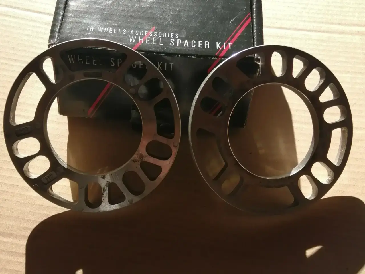 Billede 7 - Emblemer, Spacer, hjulbolte, Centreringsringe mm