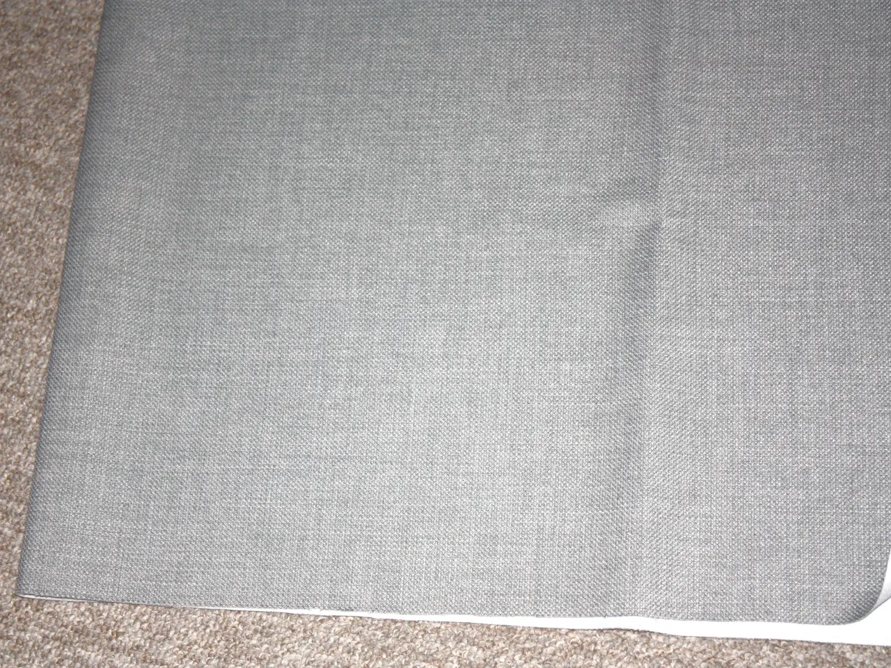 Billede 4 - Grå stof til møbler 140 cm x 95 cm