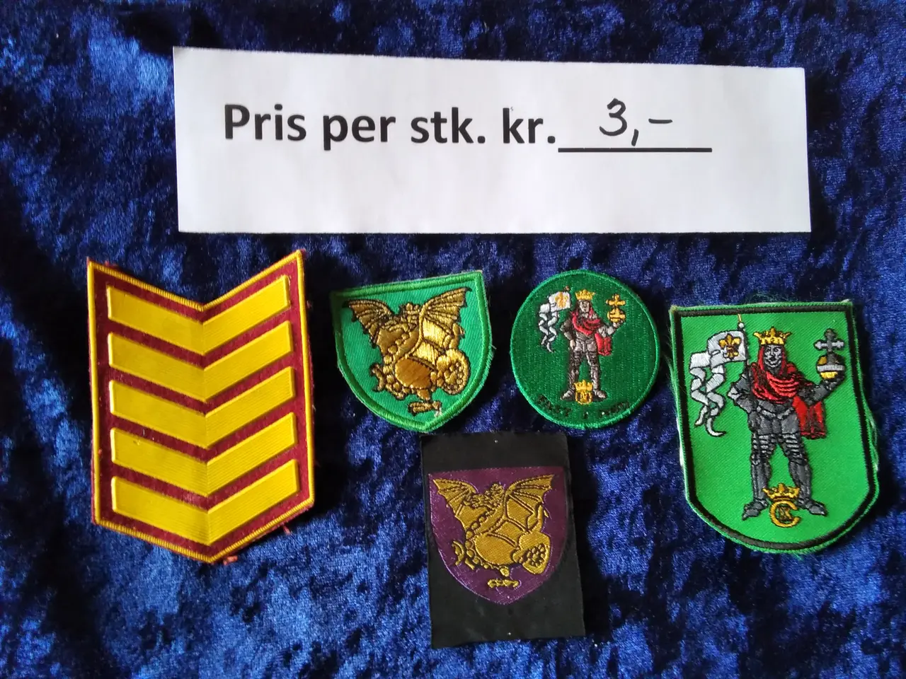 Billede 8 - Militære regimentsmærker og meget andet.