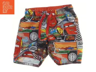 Badebukser med Disney Cars motiv fra H&M (str. 104)