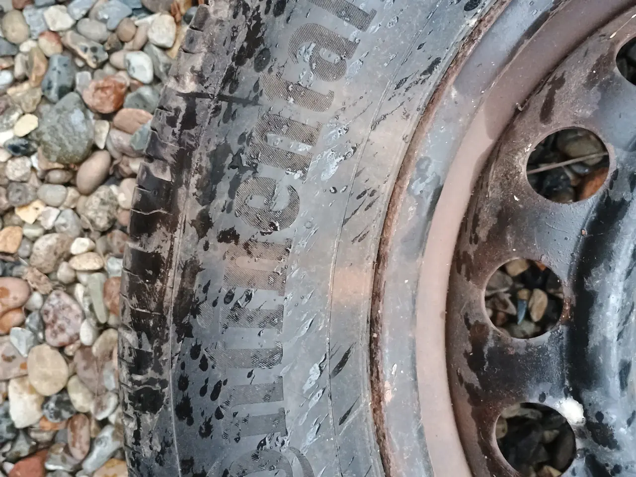 Billede 10 - Ny model Yaris med 5x100 stålfælge med sensor