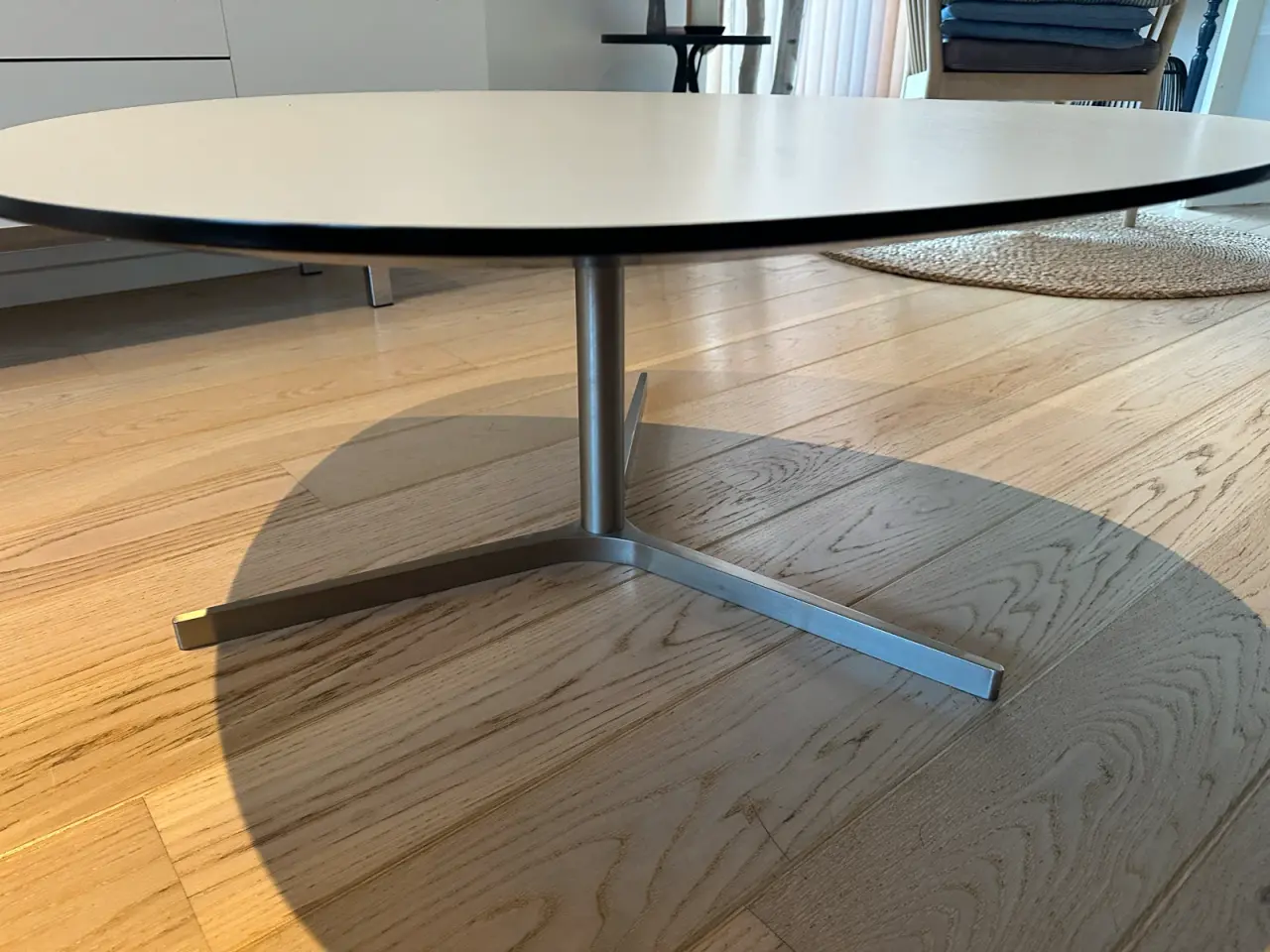 Billede 4 - Sofabord i dråbeform