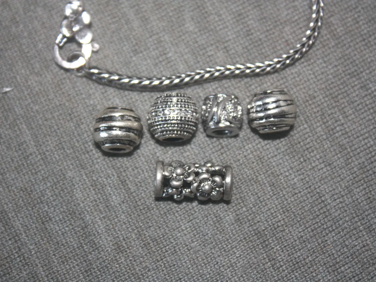 Billede 1 - 5 stk. charms som passer Trollbeads/Troldekugle