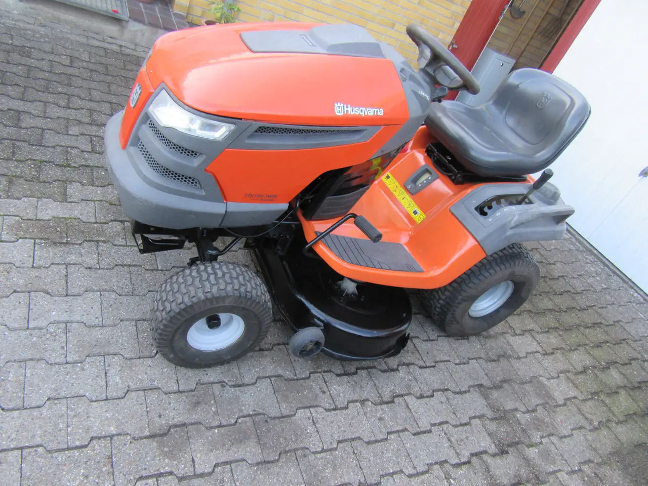 Billede 2 - Husqvarna havetraktor yth 150 tvin