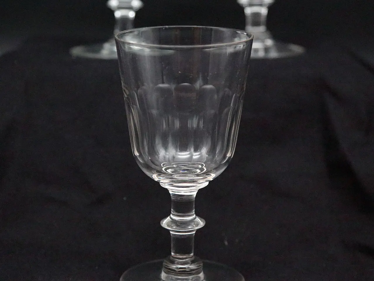 Billede 4 - Christian d. 8. rødvinsglas – mundblæste, 15,5 cm