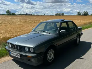BMW e30 320