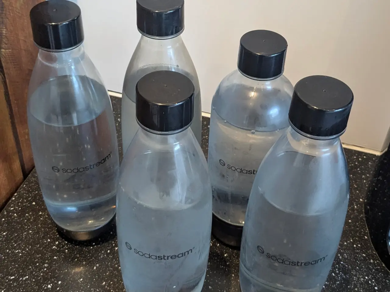 Billede 6 - SodaStream med 4 CO₂-cylindre og 5 flasker