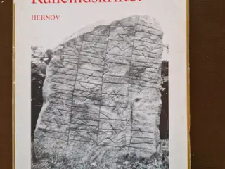 Danske Runeindskrifter fra perioden 200 til 1100.