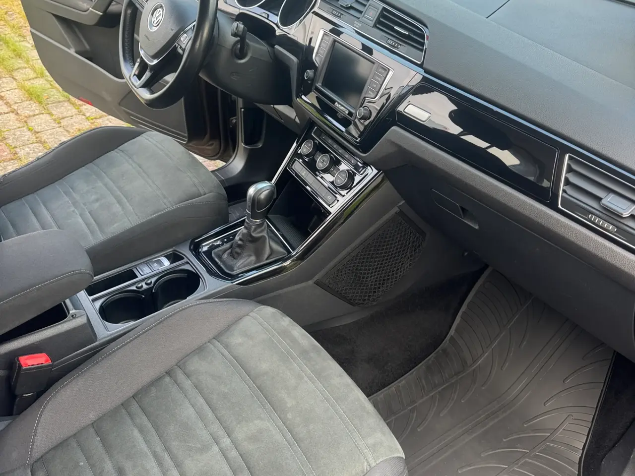 Billede 2 - VW Touran 1.6 TDI Highline DSG, årgang 2016