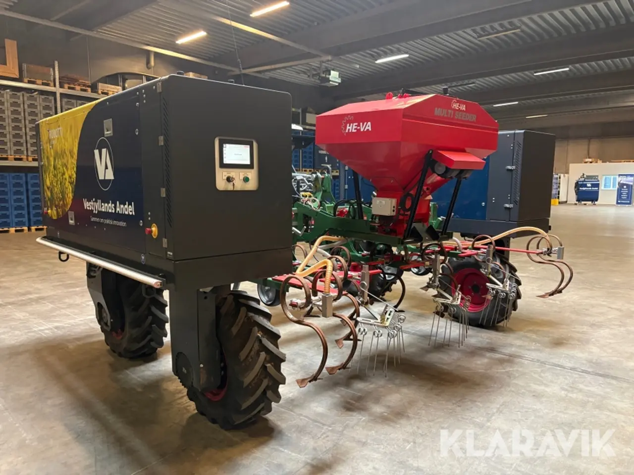 Billede 7 - Traktor Agrointelli Robotti LR med redskaber