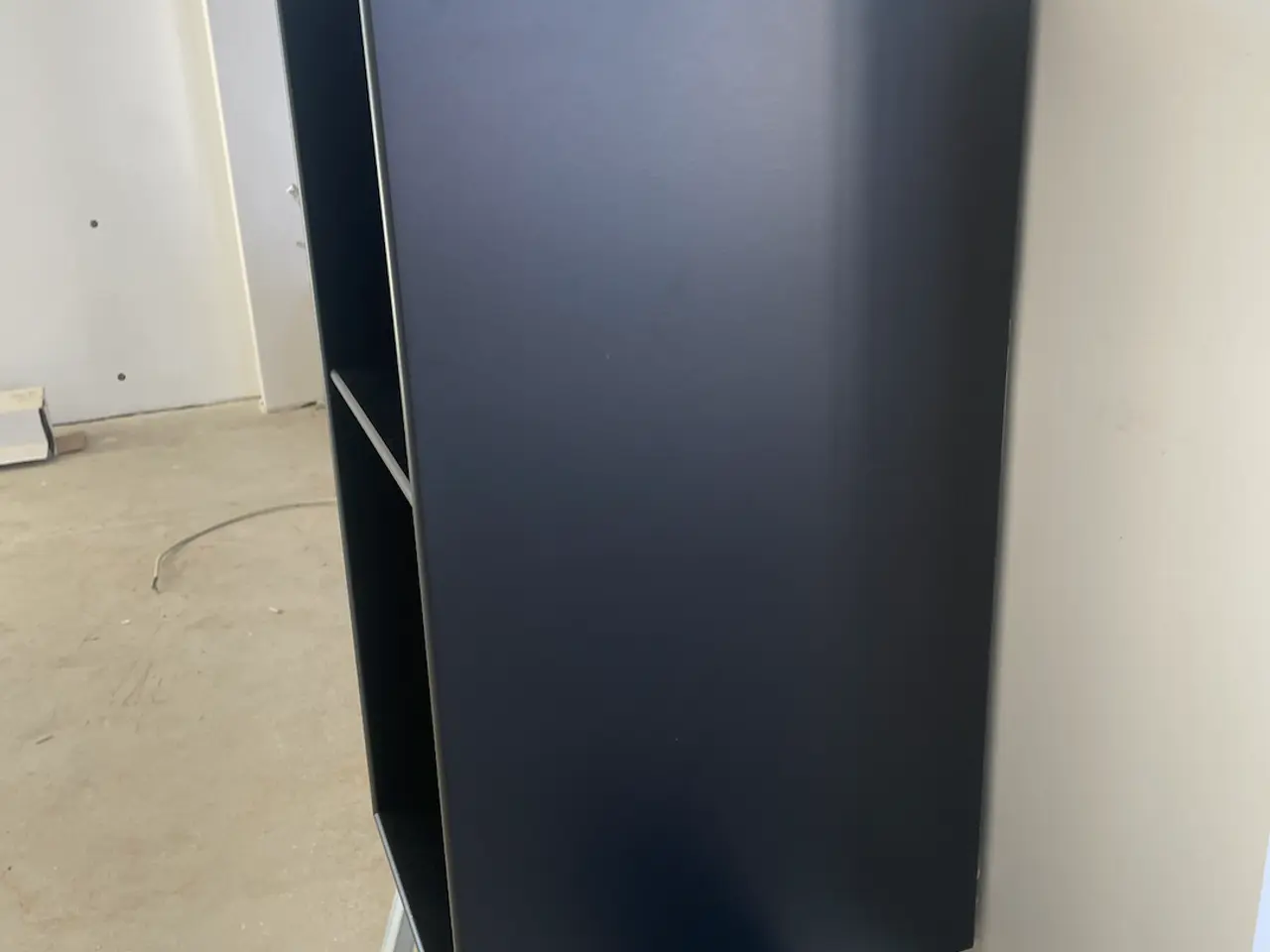 Billede 10 - Montana Reolsystem – 3 Store Moduler i Sort/Mahogn