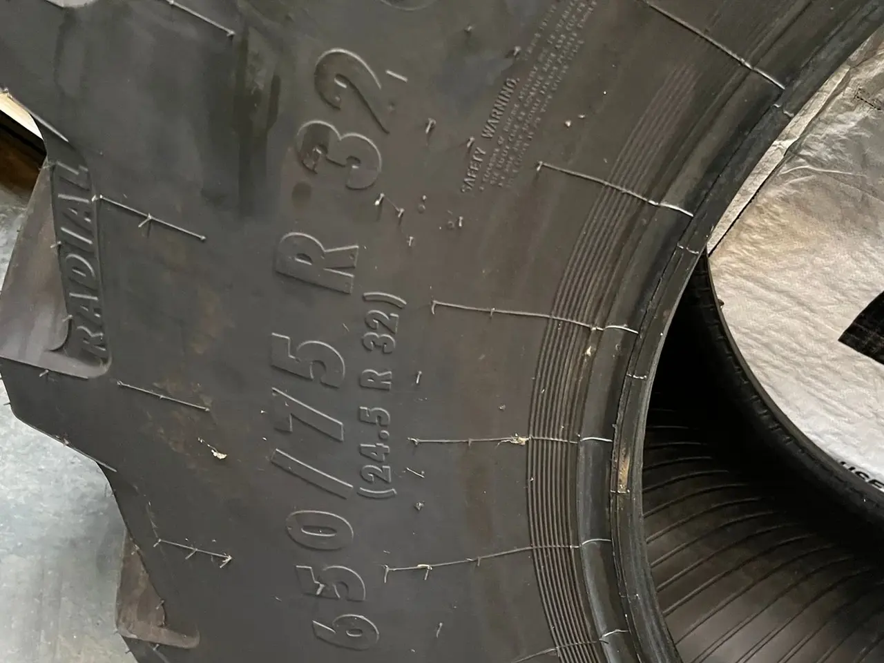 Billede 3 - Mitas 650/75R32 Fabriksnye afmonterings dæk