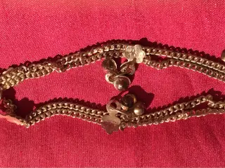 Ankelkæde eller armbånd til salg