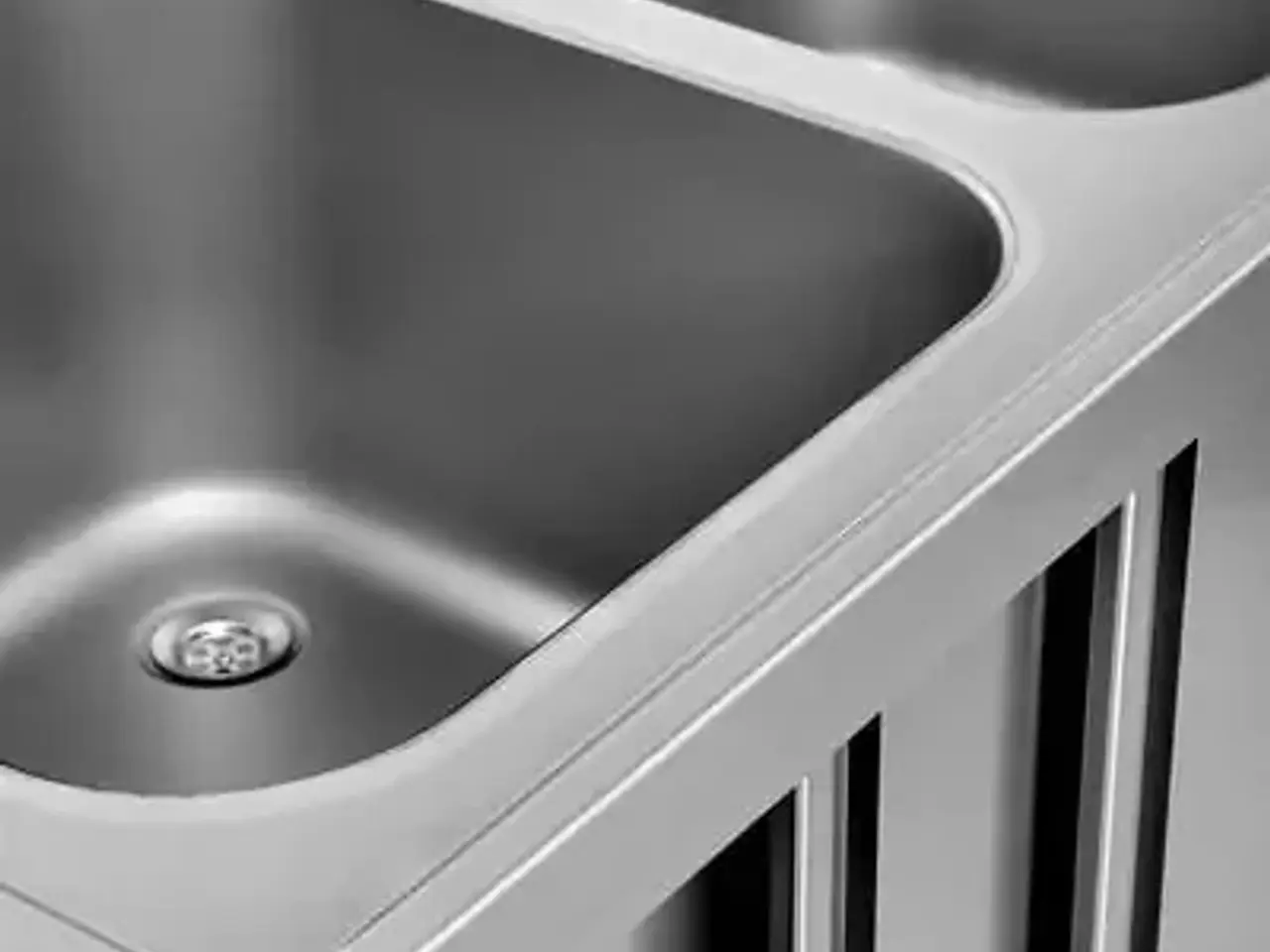 Billede 2 - Stålbord med dobbelt vask – B2000 x D700 x H850 mm