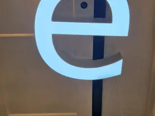 Lysbogstav "e"
