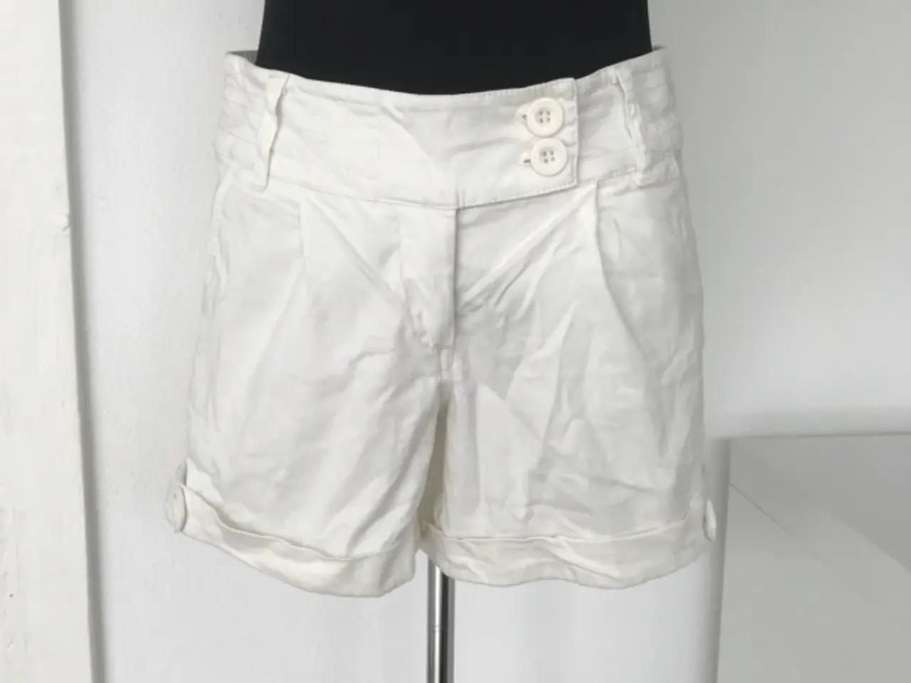 Billede 1 - Shorts str.36