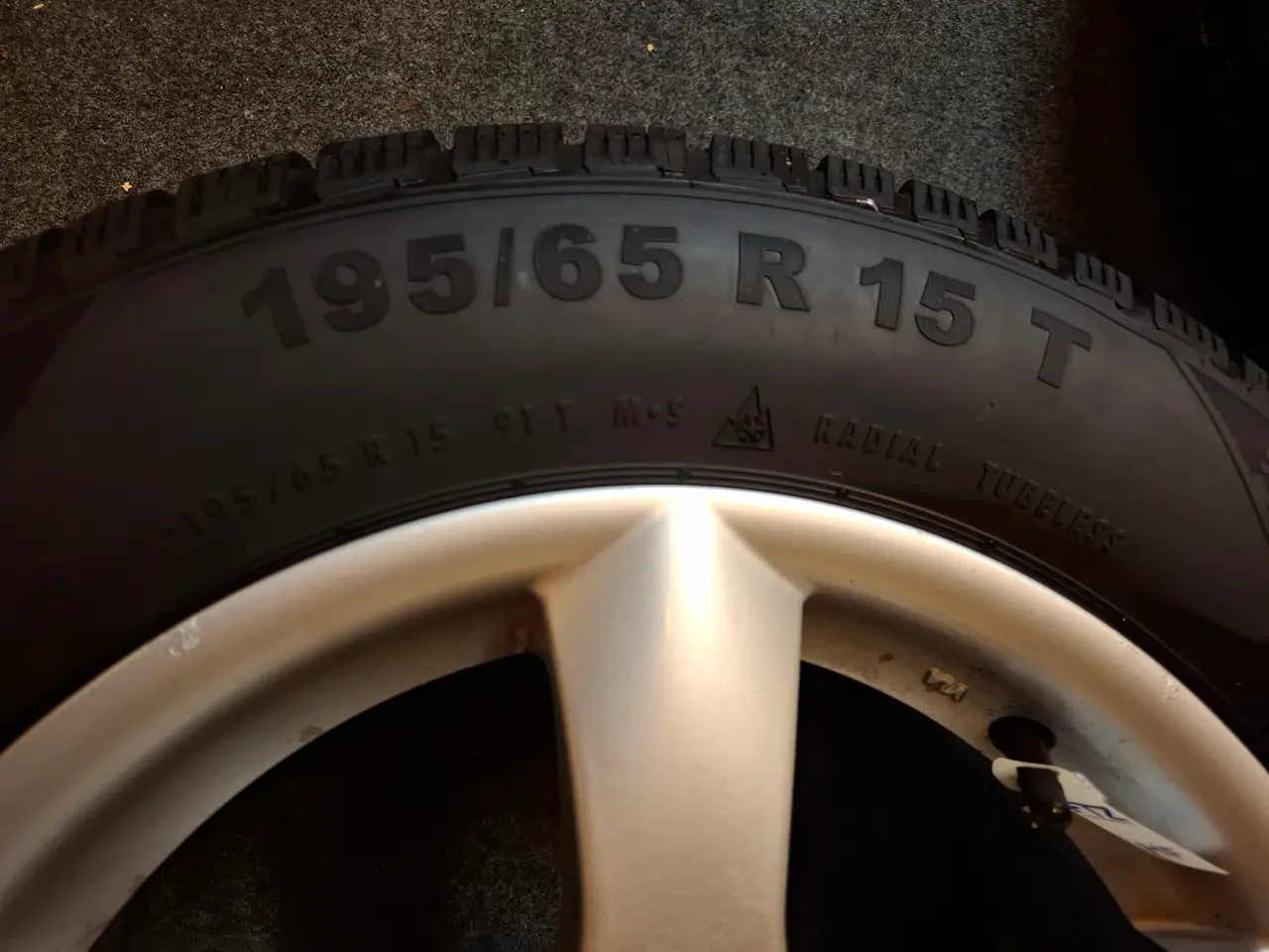 Billede 4 - 5x100 195/65r15 næsten nye dæk 