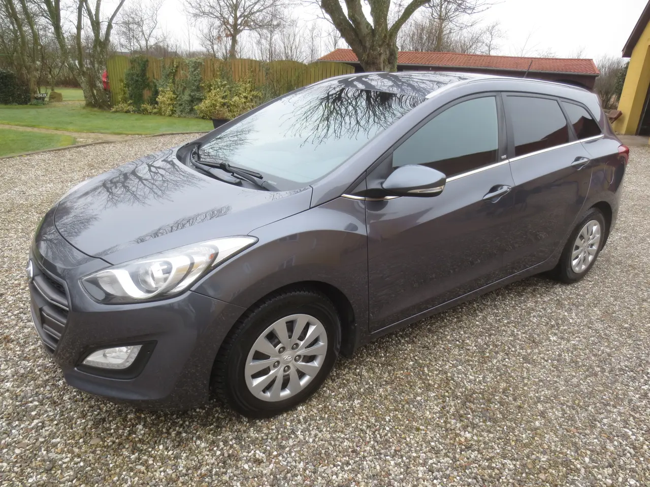 Billede 1 - Pæn Hyundai i 30 1.6 CD Stc År 16