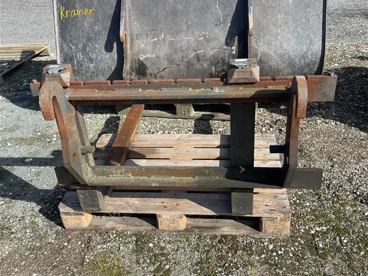 Billede 7 - Kramer KL30.8T med skovl , pallegafler, overfaldsgreb