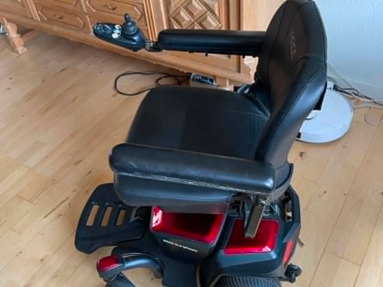 Billede 7 - Pride Mobility Go Chair el-kørestol – Som ny (Brug