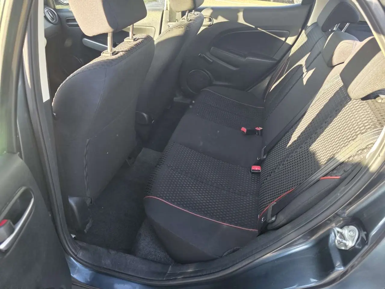 Billede 3 - Pæn Mazda 2