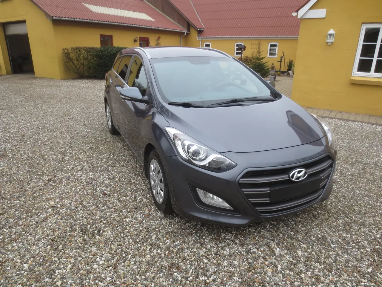 Billede 3 - Pæn Hyundai i 30 1.6 CD Stc År 16