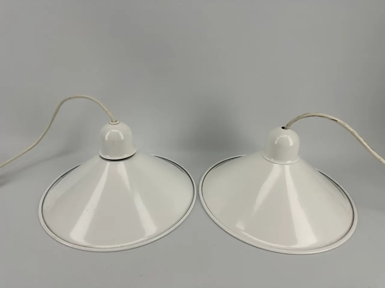 Billede 1 - 2 stk. hvide retro pendler, HORN (9132)