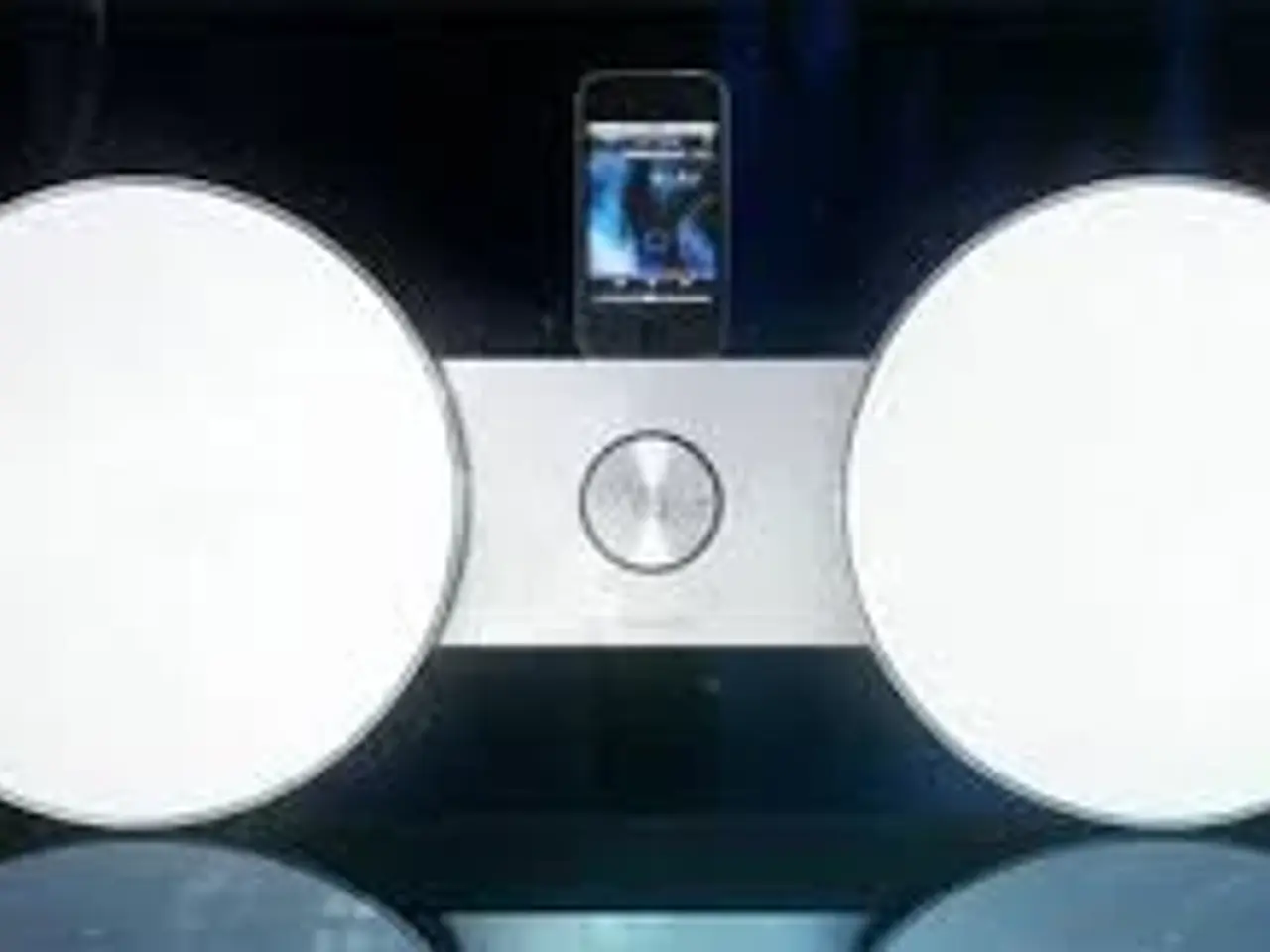 Billede 11 -  BeoSound 8 iPod Dock mobilen følger med
