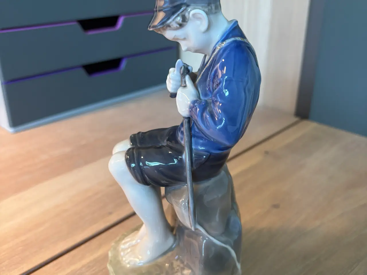 Billede 4 - Royal Copenhagen figur nr. 905, Hyrdedreng 