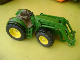John Deere 6820