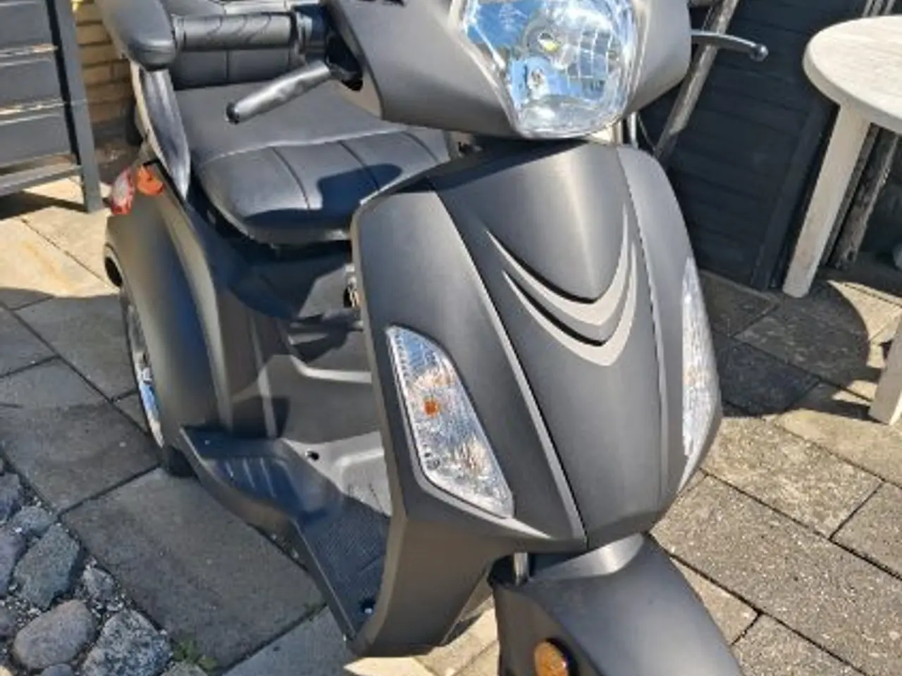 Billede 1 - El scooter. 3 hjulet