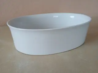 Ovnfast ovalt fad i hvidt porcelæn