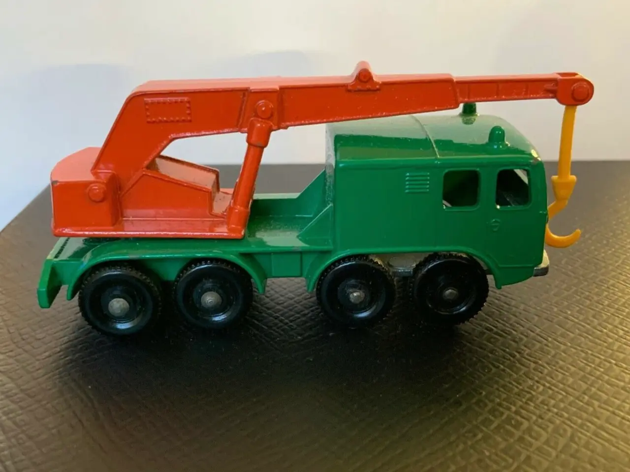 Billede 1 - Matchbox No. 30 8 Wheeler Crane Truck