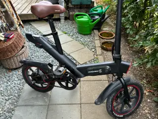 Combardu el minicykel. 