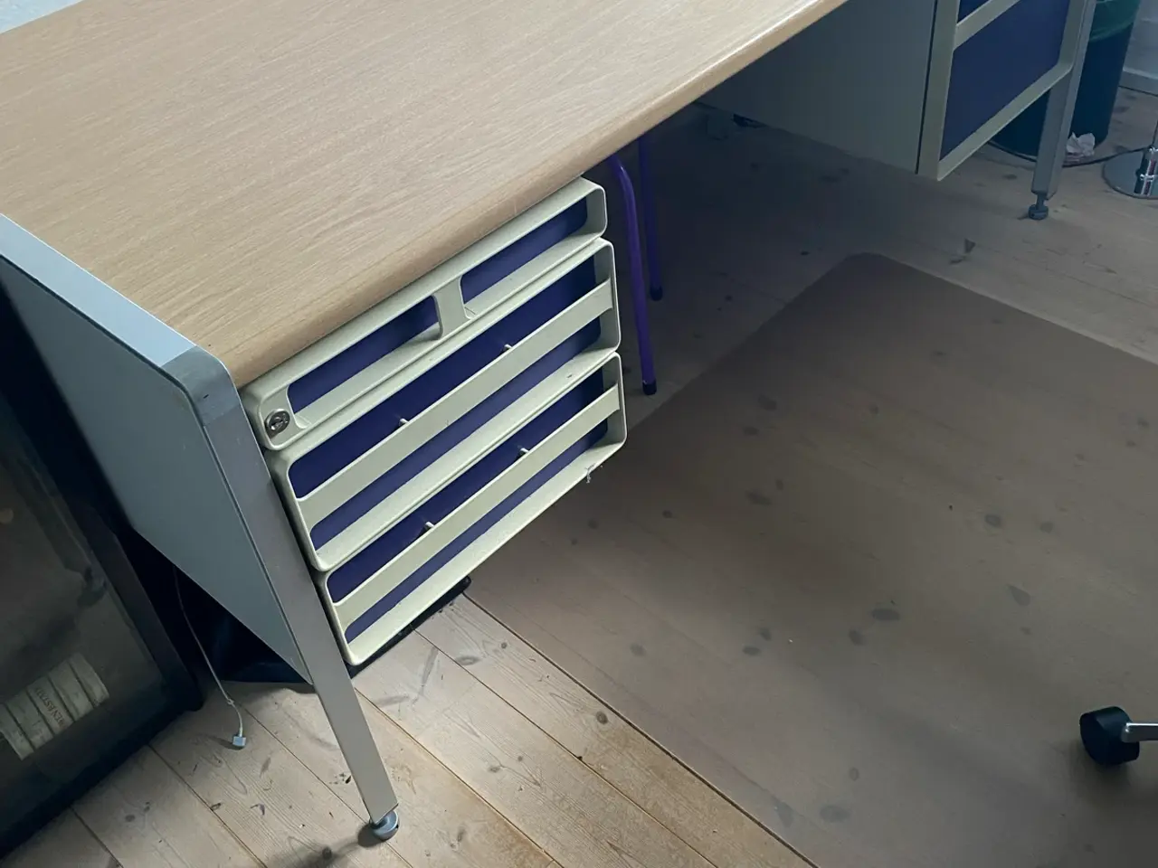 Billede 1 - Skrivebord