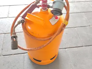 Gasbrænder m. fyldt gasflaske og regulator