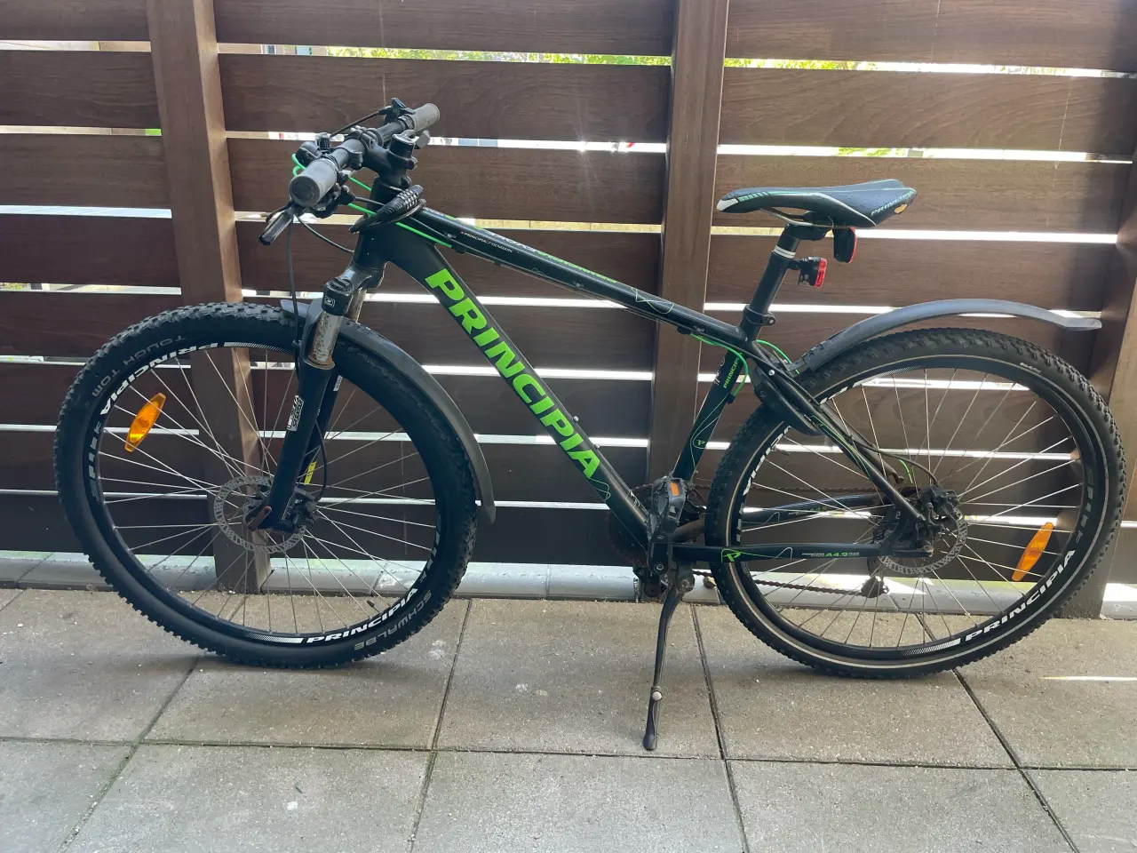 Billede 1 - Cykel står i Århus