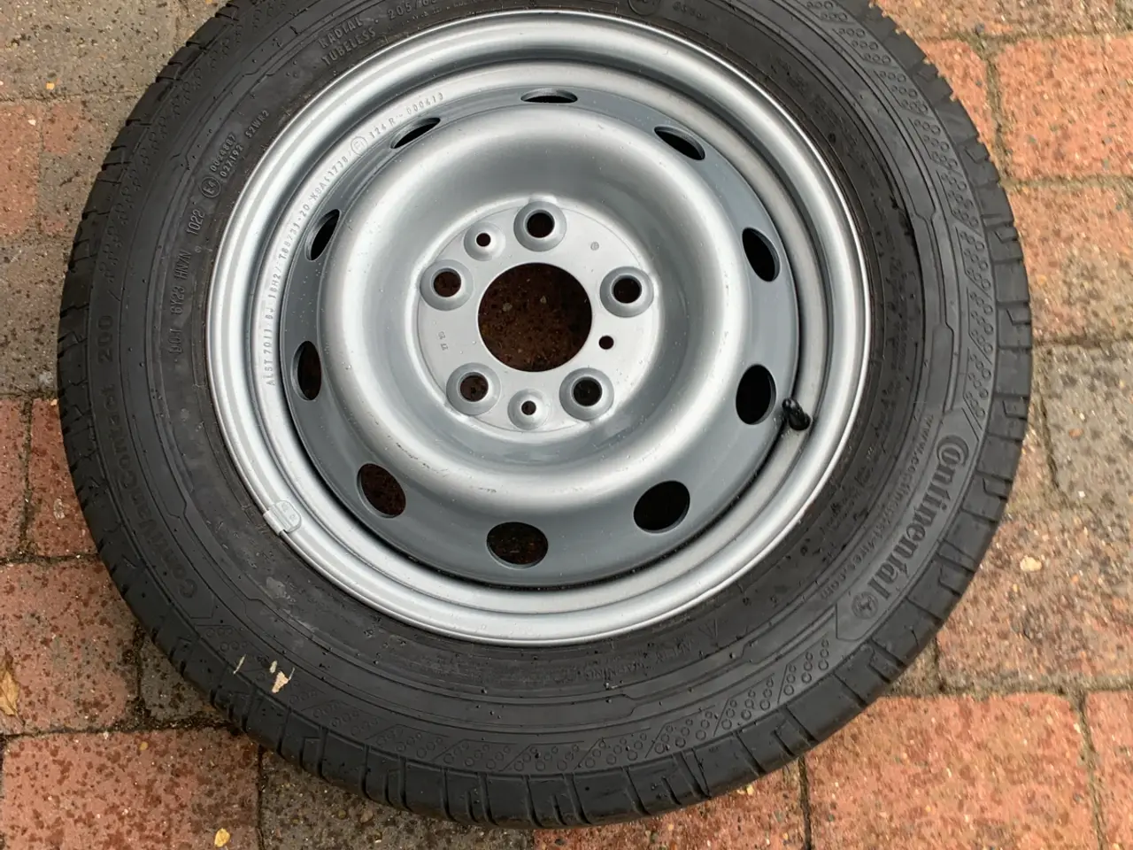 Billede 2 - Continental 205/64 R 16