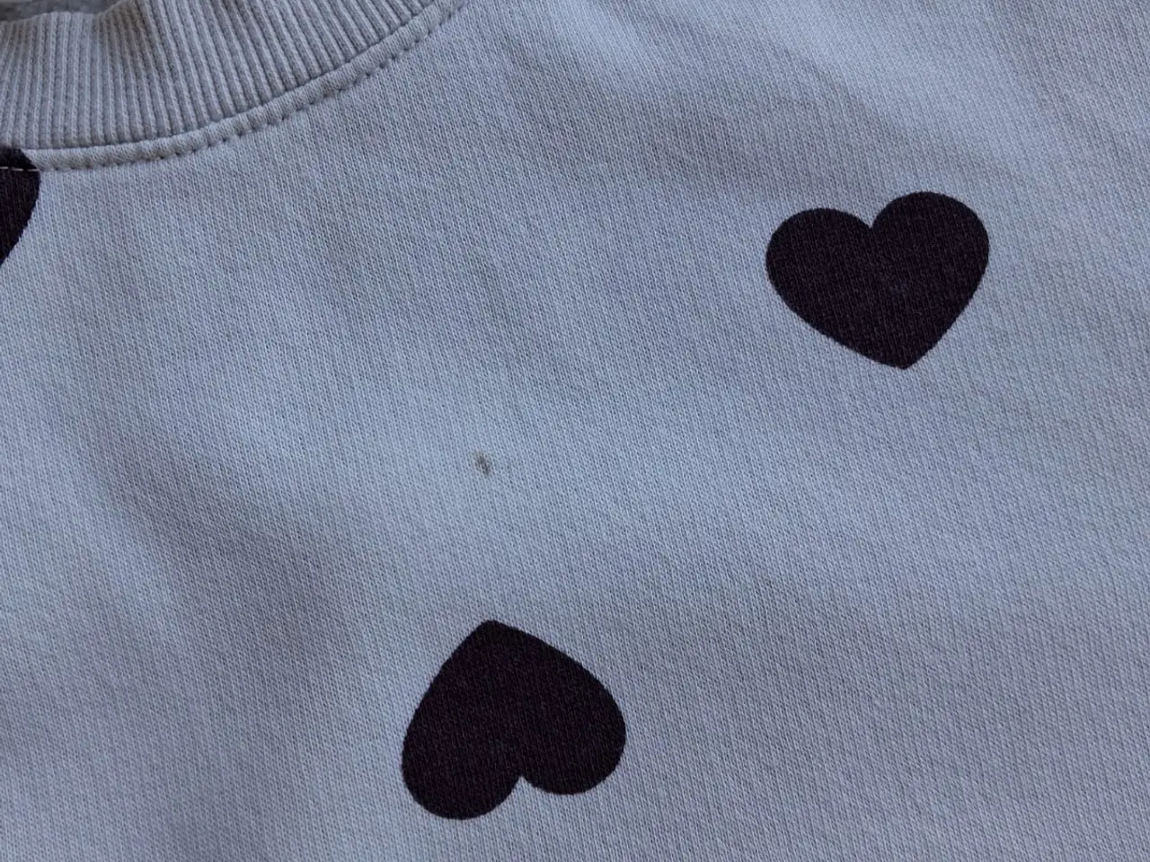 Billede 4 - H&M sweatshirt m. hjerter, str. 134/140