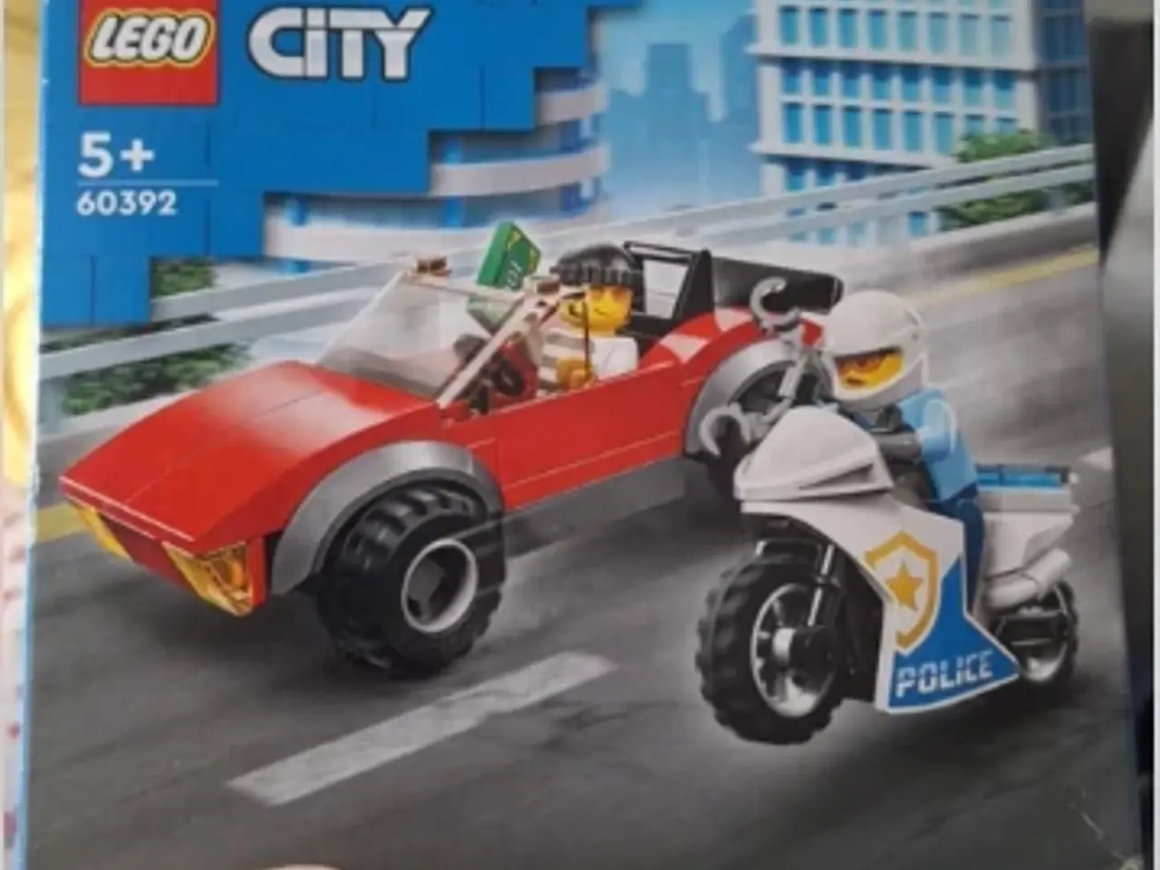 Billede 1 - LEGO City 60392 Politimotorcykel og racerbil.