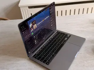 MacBook Pro 13” M1 (2020) – Meget velholdt