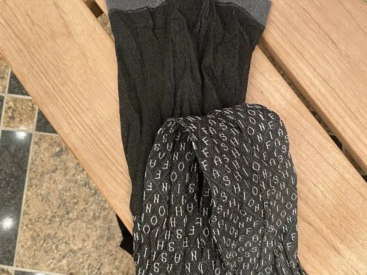 Billede 2 - Smarte nylonstrømper str xs/s