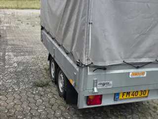 to akslet trailer