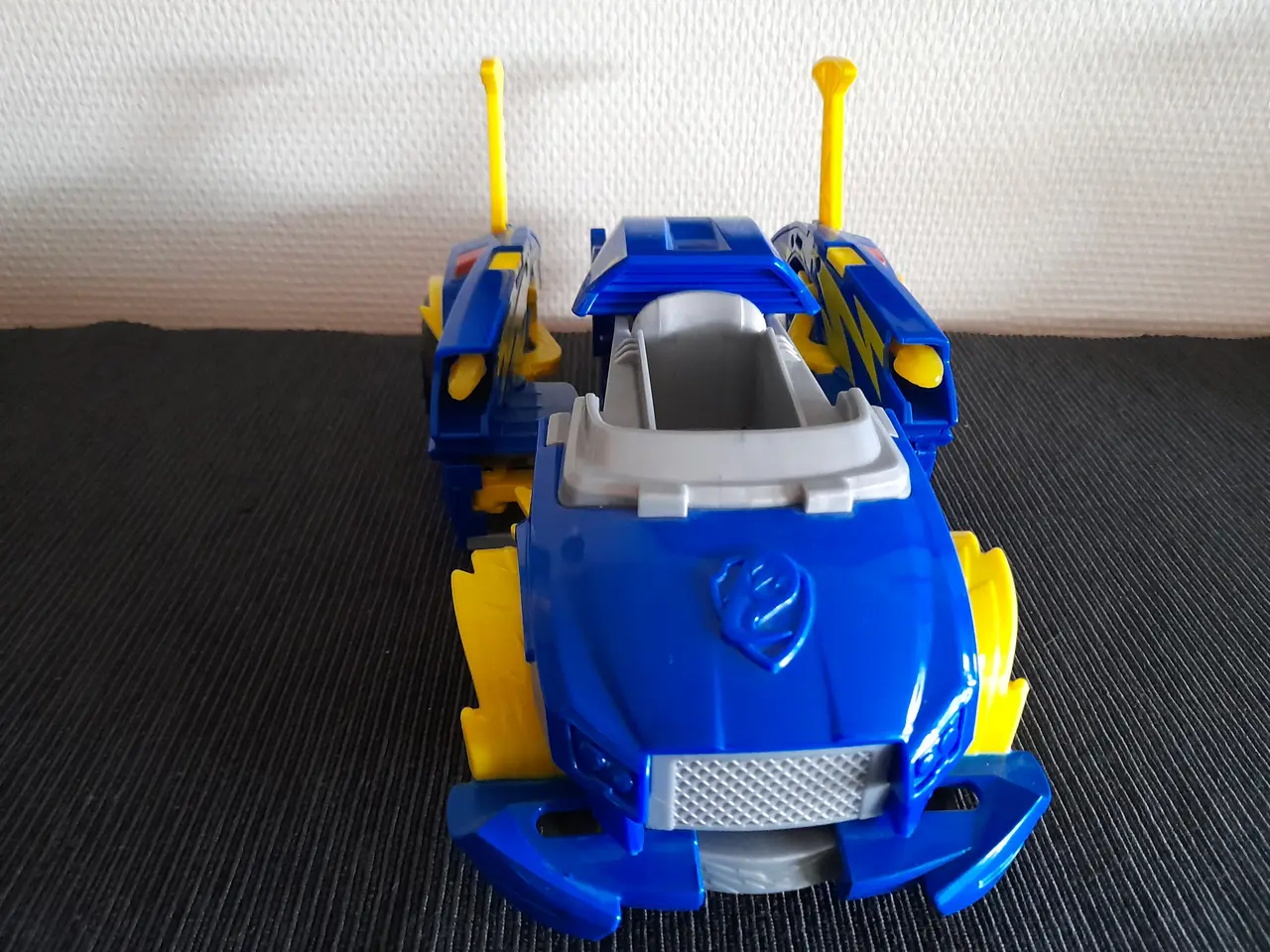 Billede 5 - Paw Patrol  transformer køretøj med våben ( pile).