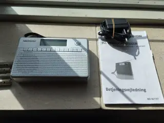 Sælges lille radio Medion ,  (50%)