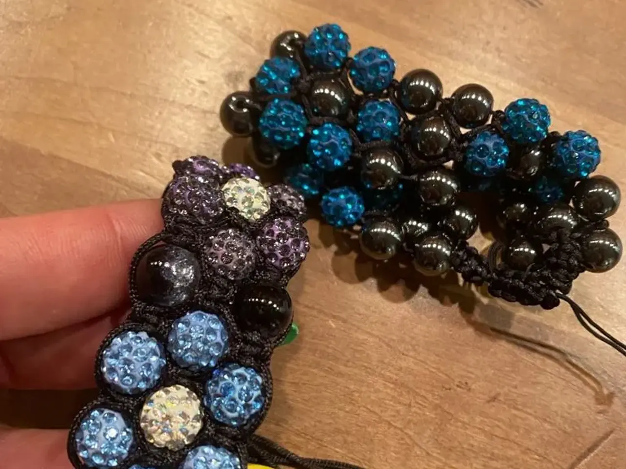 Billede 8 - Flotte nye knyttede armbånd