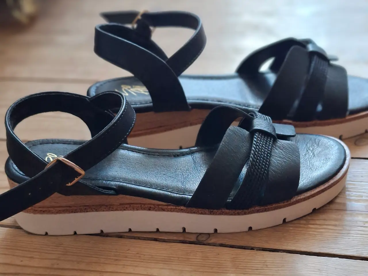 Billede 2 - Sandaler, brugt én gang, str. 36