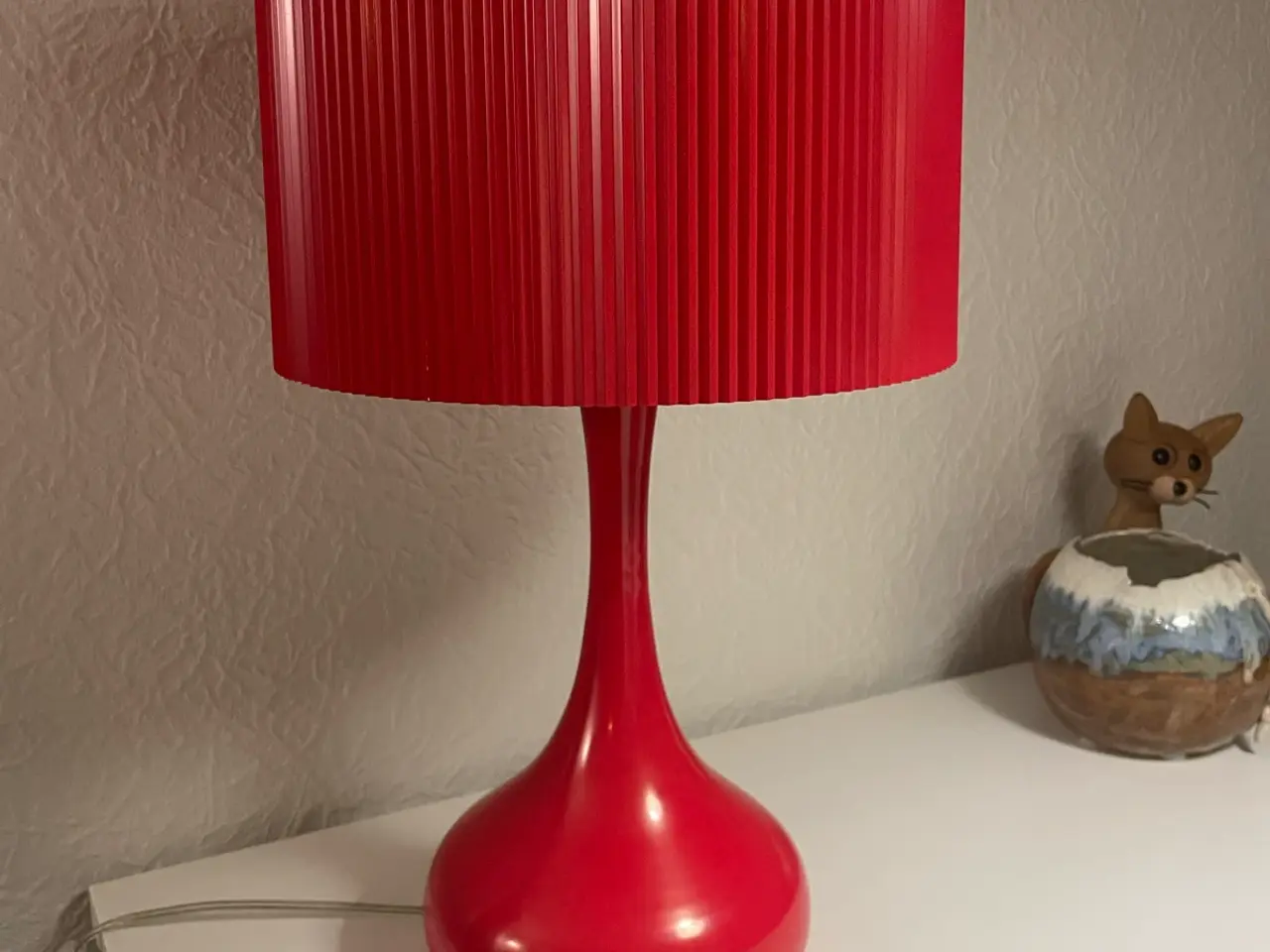 Billede 1 - Flot rød bordlampe